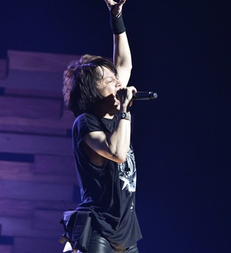T.M.R.-LIVE_1