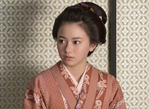 なつ（山本舞香）メイン