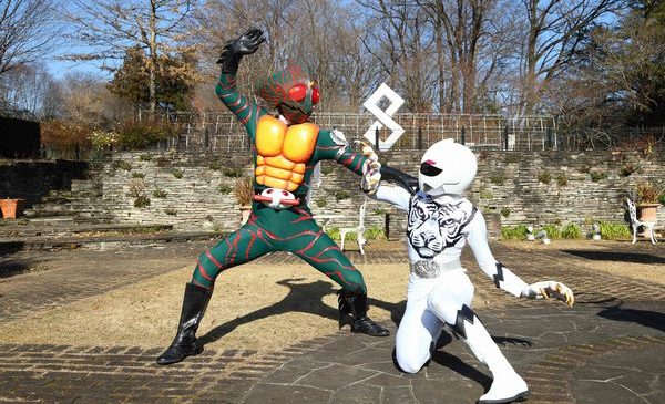 仮面ライダーアマゾンVSジュウオウタイガー