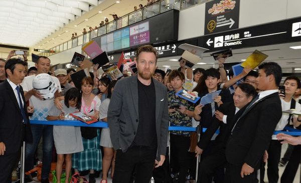 『プーと大人になった僕』空港写真メイン