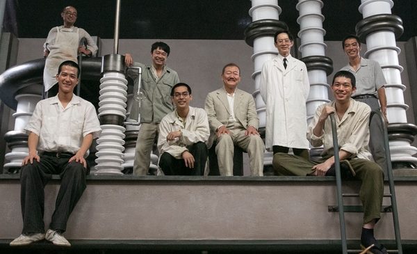 8月13日15時解禁＿研究室にて『映画 太陽の子』場面写真