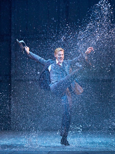 ★★SITR21-251 Adam Cooper in Singin’ in the Rain