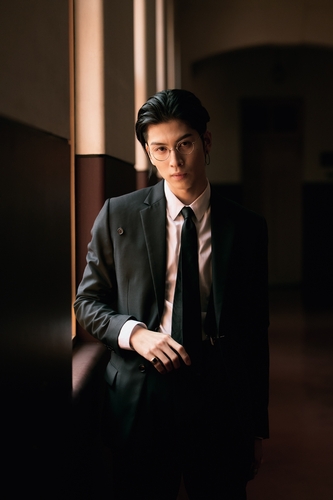長谷川慎、ファースト写真集『CHARACTER』発売決定！ - Astage-アステージ-