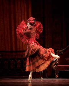 Mayerling.-Sarah-Lamb-as-Countess-Marie-Larisch.-ROH-2017.-Ph.-Alice-Pennefather
