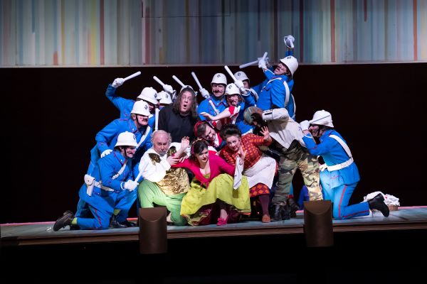 ★【ROH(8)】：セビリアの理髪師＜サブ6＞(Production photo of The Barber of Seville, ROH Barber 2023 © Bill Cooper