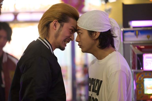 映画『OUT』場面写真一挙解禁!アウトな世界で生きる超アウトローな奴ら集結! 一触即発!? 喧嘩をしたら即OUTな達也の運命は…? 緊迫感 ...