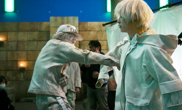 【12月18日(水)朝6時解禁】『はたらく細胞』佐藤健×Fukase_新メイキング写真_1