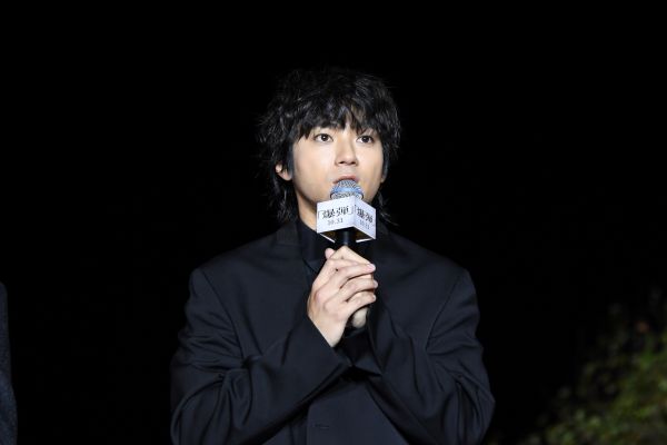 『爆弾』1002実施：ジャパンプレミア-レッドカーペット-08