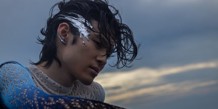 ②市川染五郎【クレジット表記＝キービジュアル衣裳デザイン・フォトグラフィー（市川染五郎）：中里唯馬】=L1008001_v1