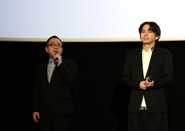 ★1126__監督、肥後2s_鹿児島先行公開舞台挨拶