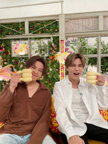 八木勇征さんと岩田剛典さん、収録後のオフショット_電子透かしあり