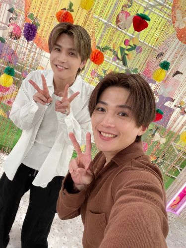 八木勇征さん撮影：岩田剛典さんとの２ショット_電子透かしあり