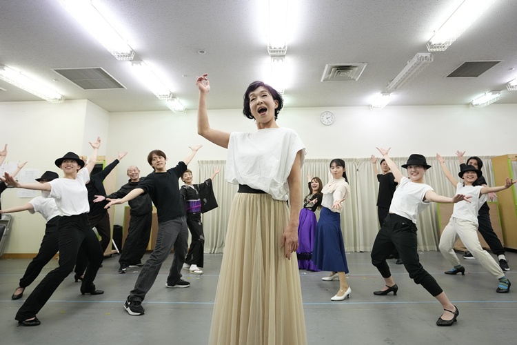 4_キムラ緑子(中央)_44S7256