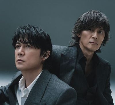 『映画ラストマン -FIRST LOVE-』撮り下ろしヴィジュアル(福山雅治, 稲葉浩志の2Shot)