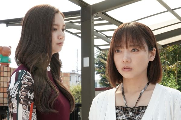 新川優愛、齊藤京子