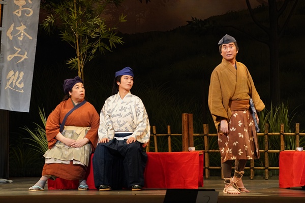 左から中島唱子（Wキャスト、氷川きよし、山崎樹範）sss2