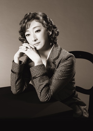 ミュージカル『AGATHA(アガサ)』花總まりソロビジュアル(文字なし)s