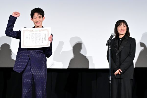 山時聡真＆菅野美穂（卒業証書授与式）_ZZ9_7788