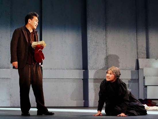 パルコ・プロデュース2026『メアリー・ステュアート』舞台写真_撮影：細野晋司★★★KGC05455naka