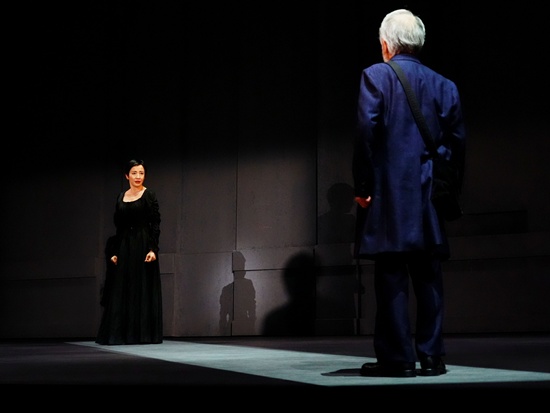 パルコ・プロデュース2026『メアリー・ステュアート』舞台写真_撮影：細野晋司★★★KGC08292naka