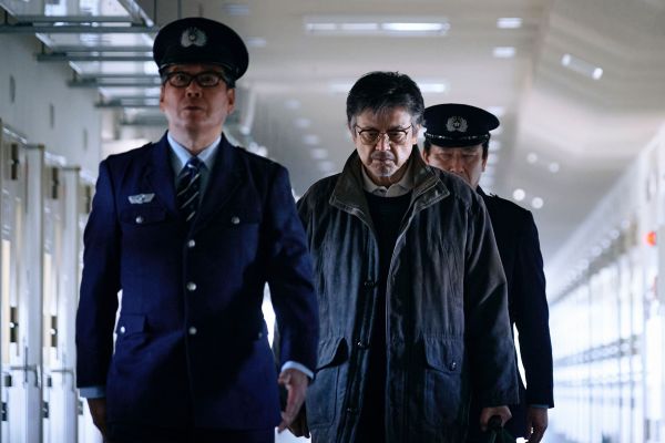 FIX_映画『白鳥とコウモリ』場面写真③