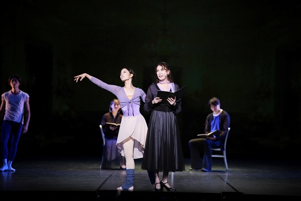 『SWANーBallet cross Readingー』舞台写真_撮影：奥田祥智_DSC00665ｔyyy600